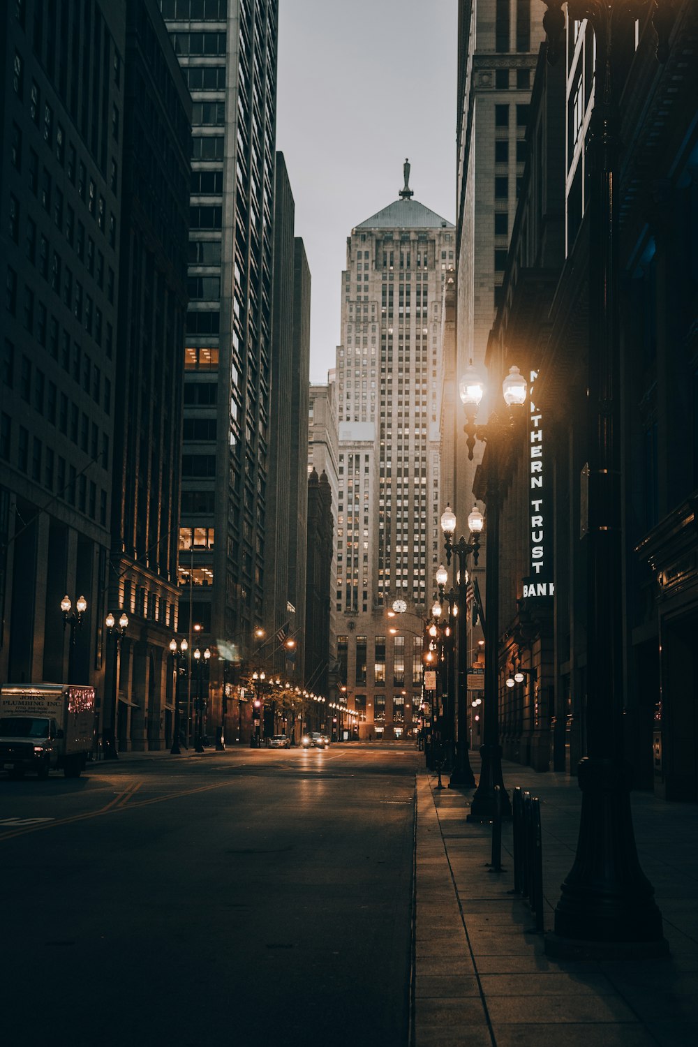 50,000+ Street View At Night Pictures | Download Free Images on Unsplash