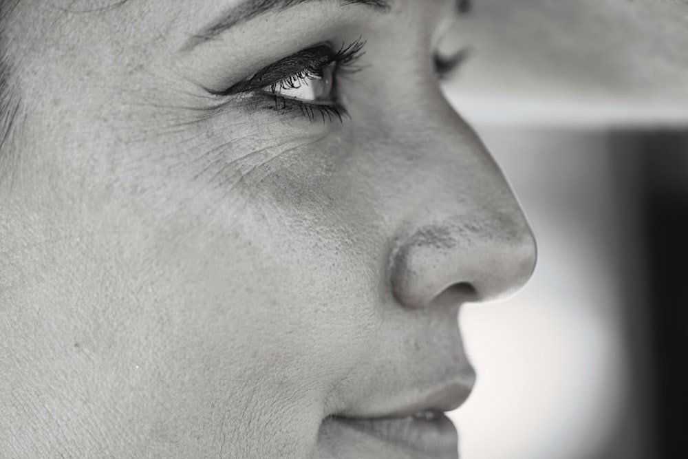 womans face in close up photography