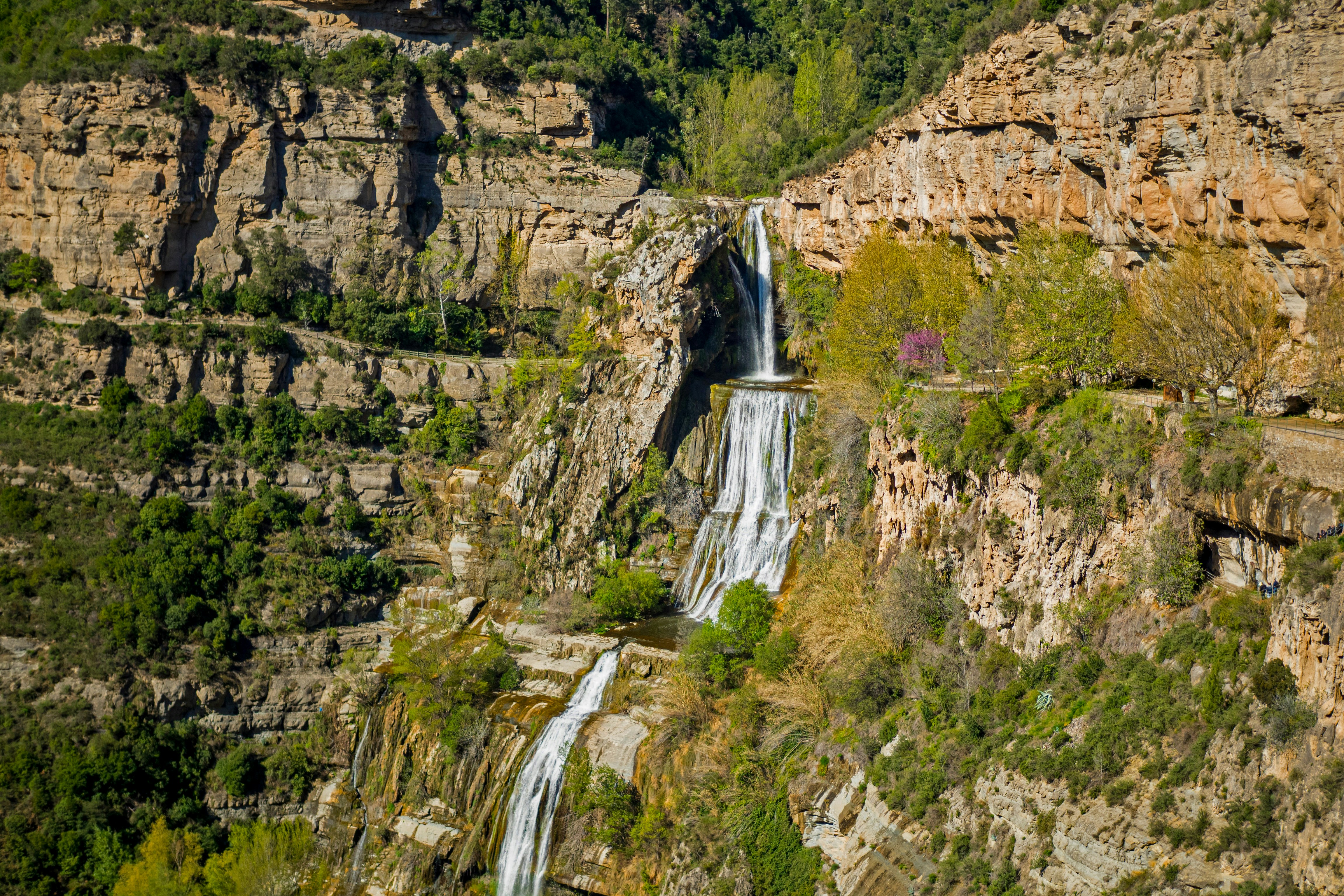 Imagen de portada de Resiliencia de la red eléctrica andina ante fallos en cascada