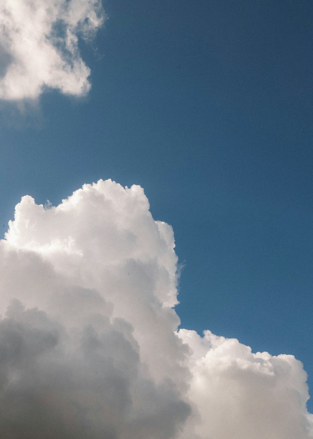 white clouds and blue sky during daytime