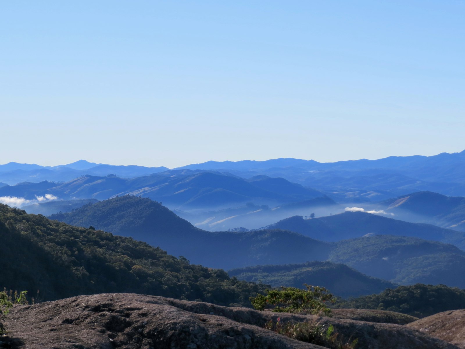 Montanhas verdes da Serra do Espinhaço em Minas Gerais