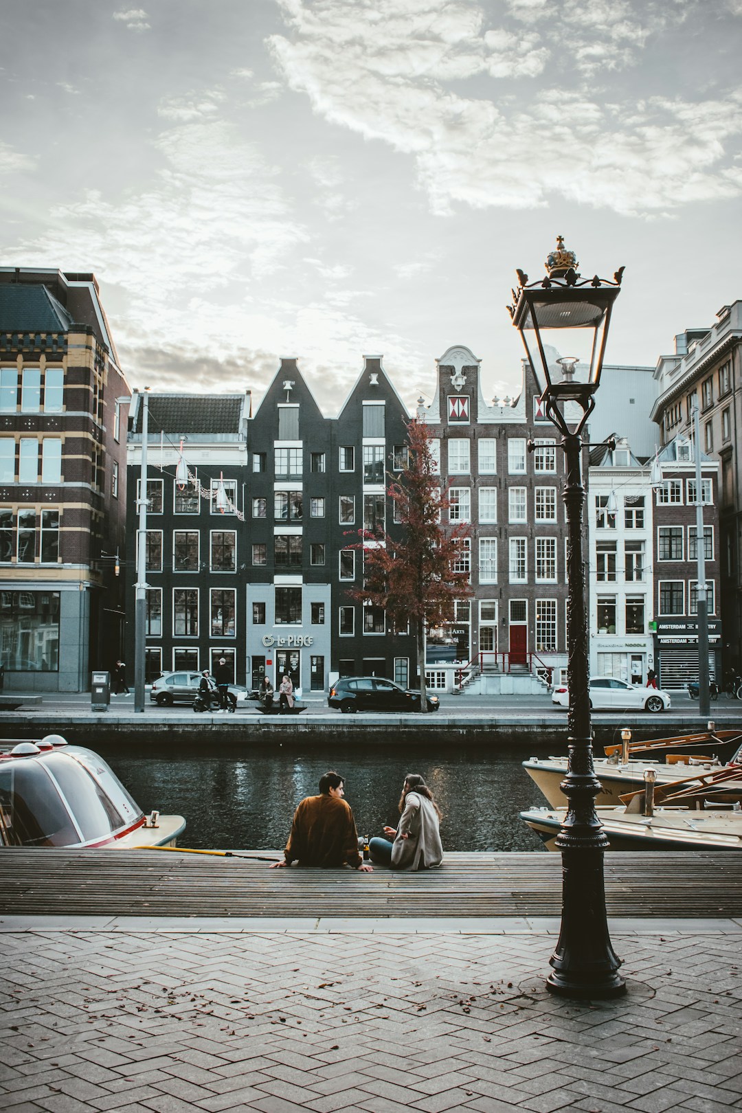 mother friends amsterdam
