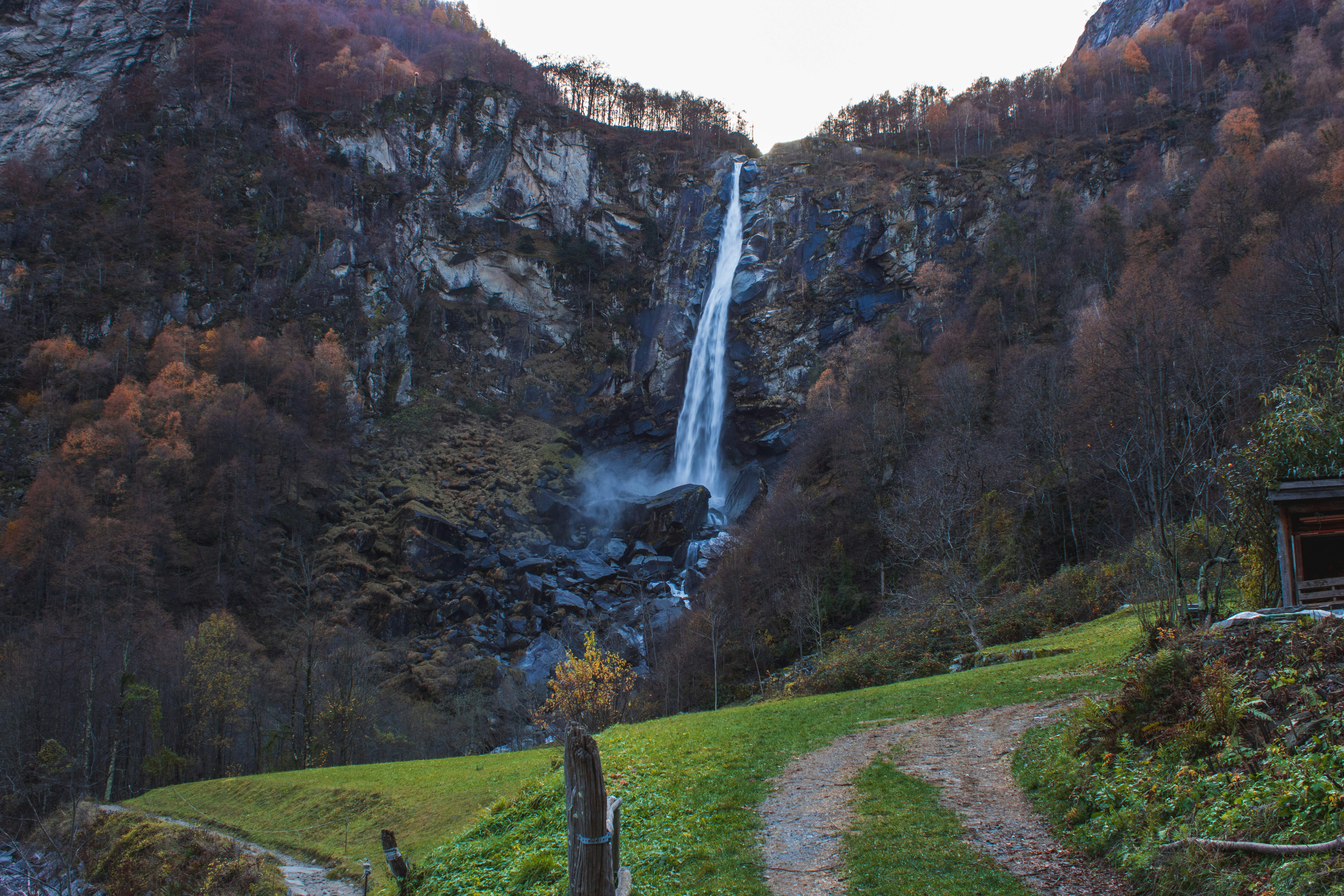 Blick zum Wasserfall