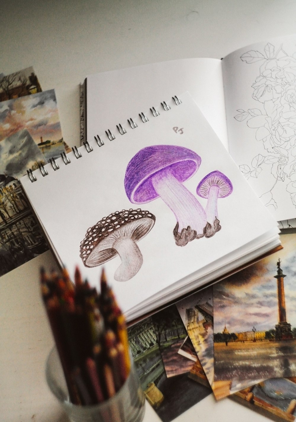 Ilustración de pájaro púrpura y blanco