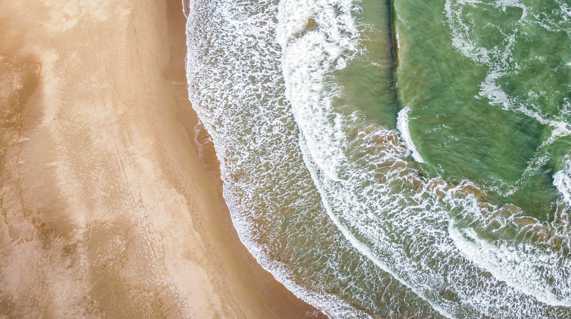 green and white water waves