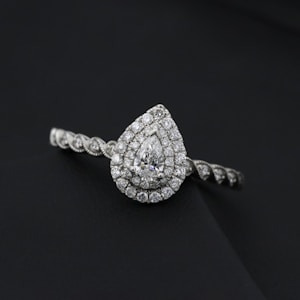 Elegant Diamond Ring