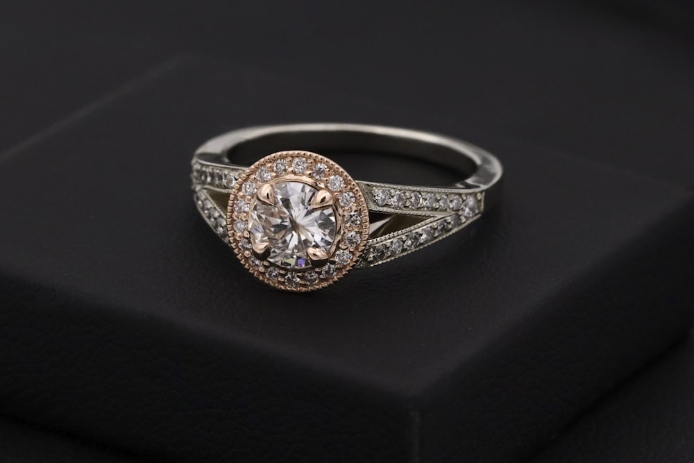 Diamond rings for women: BusinessHAB.com