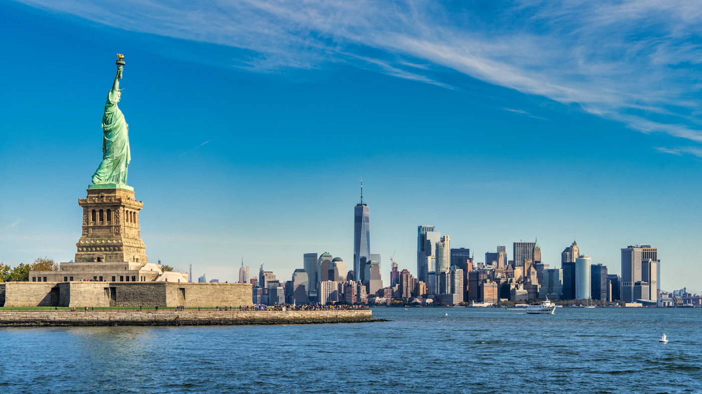 ABD New York Özgürlük Heykeli ve Manhattan