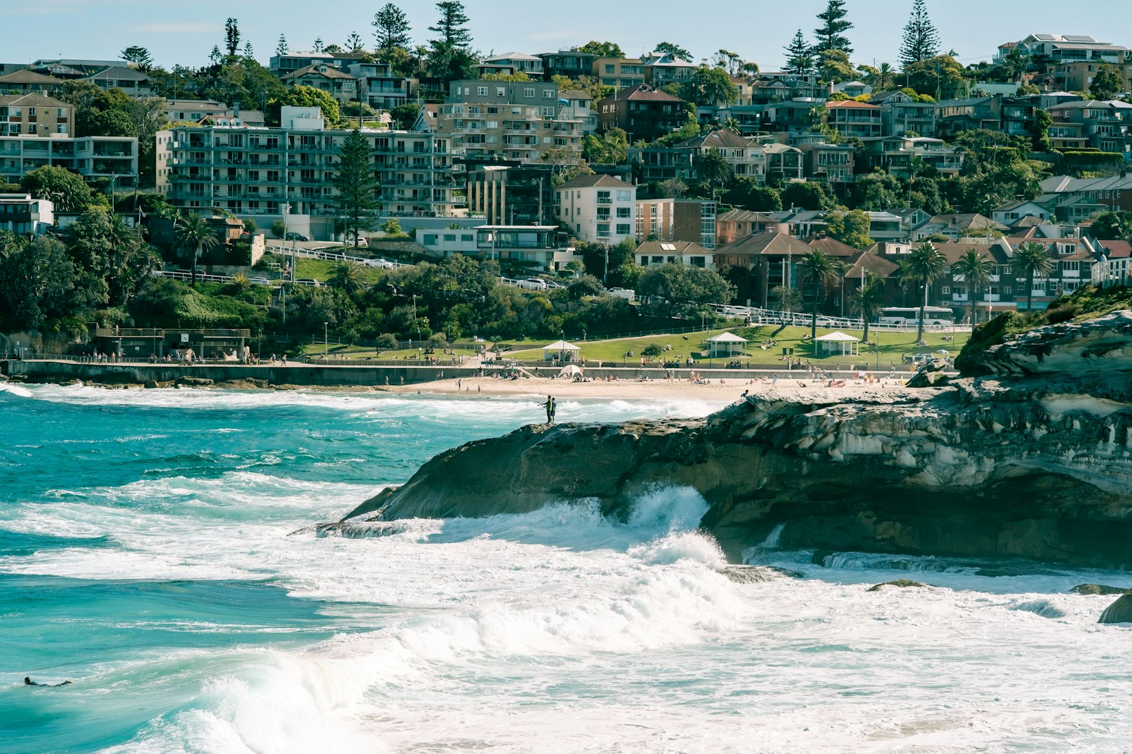 People fishing in Sydney, Australia (Soheb Zaidi via Unsplash)