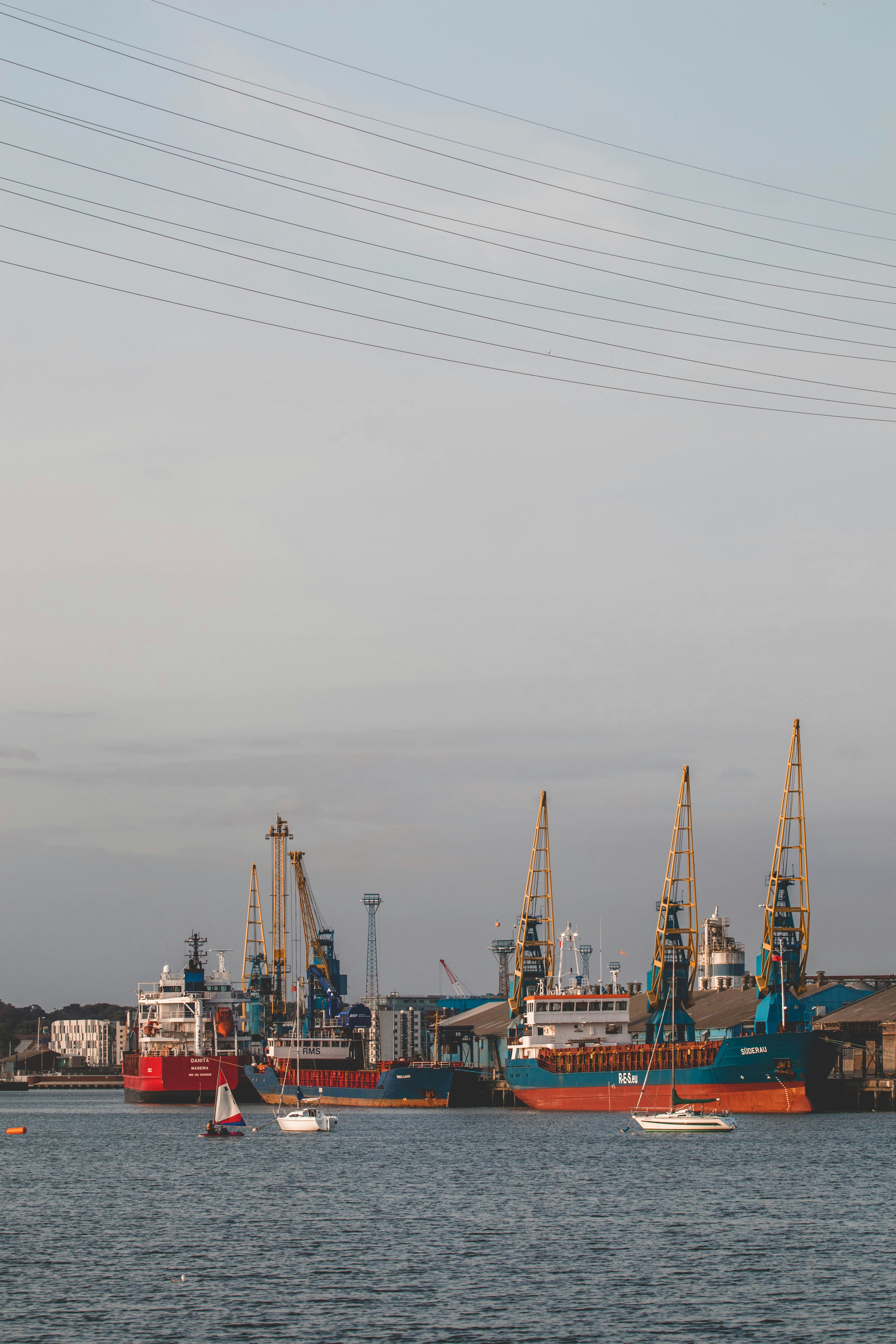 Photo by superstraho