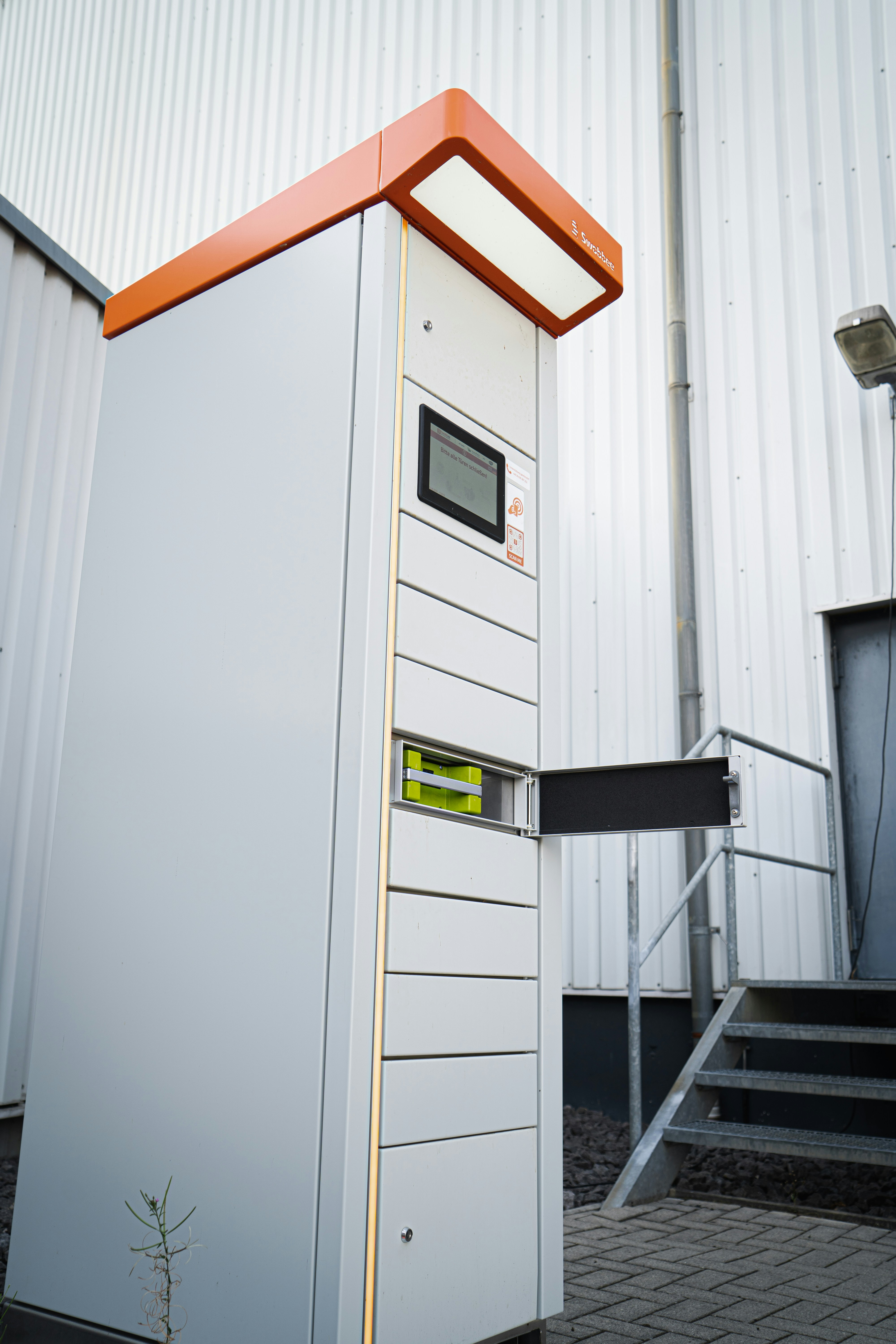 Battery sharing is growing steadily and fast. No time to charge your Battery? Shove it into the Swobbee charger and exchange your Kumpan Electric battery for a full one. As simple as that.💚