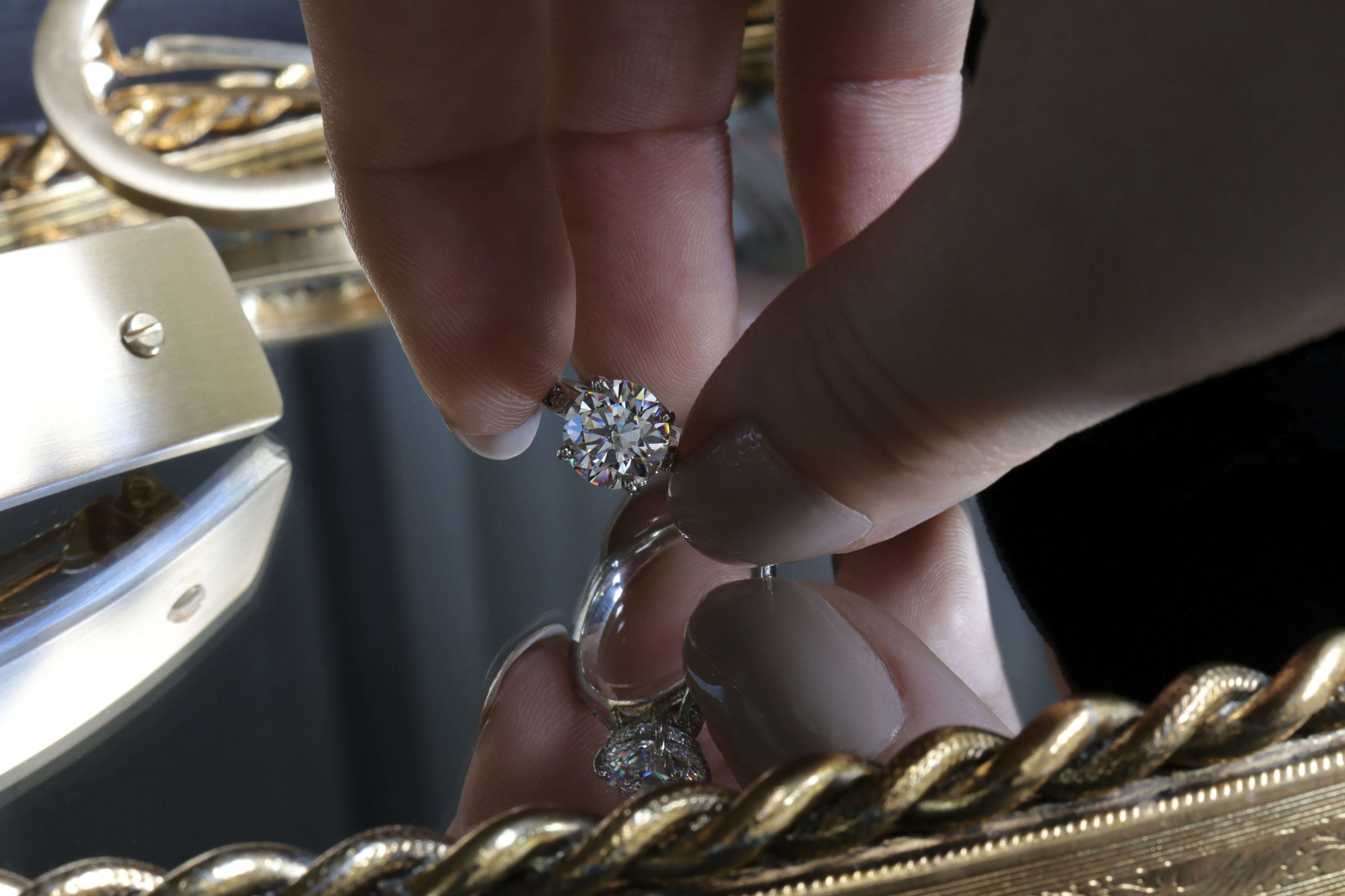 Diamants et pierres précieuses