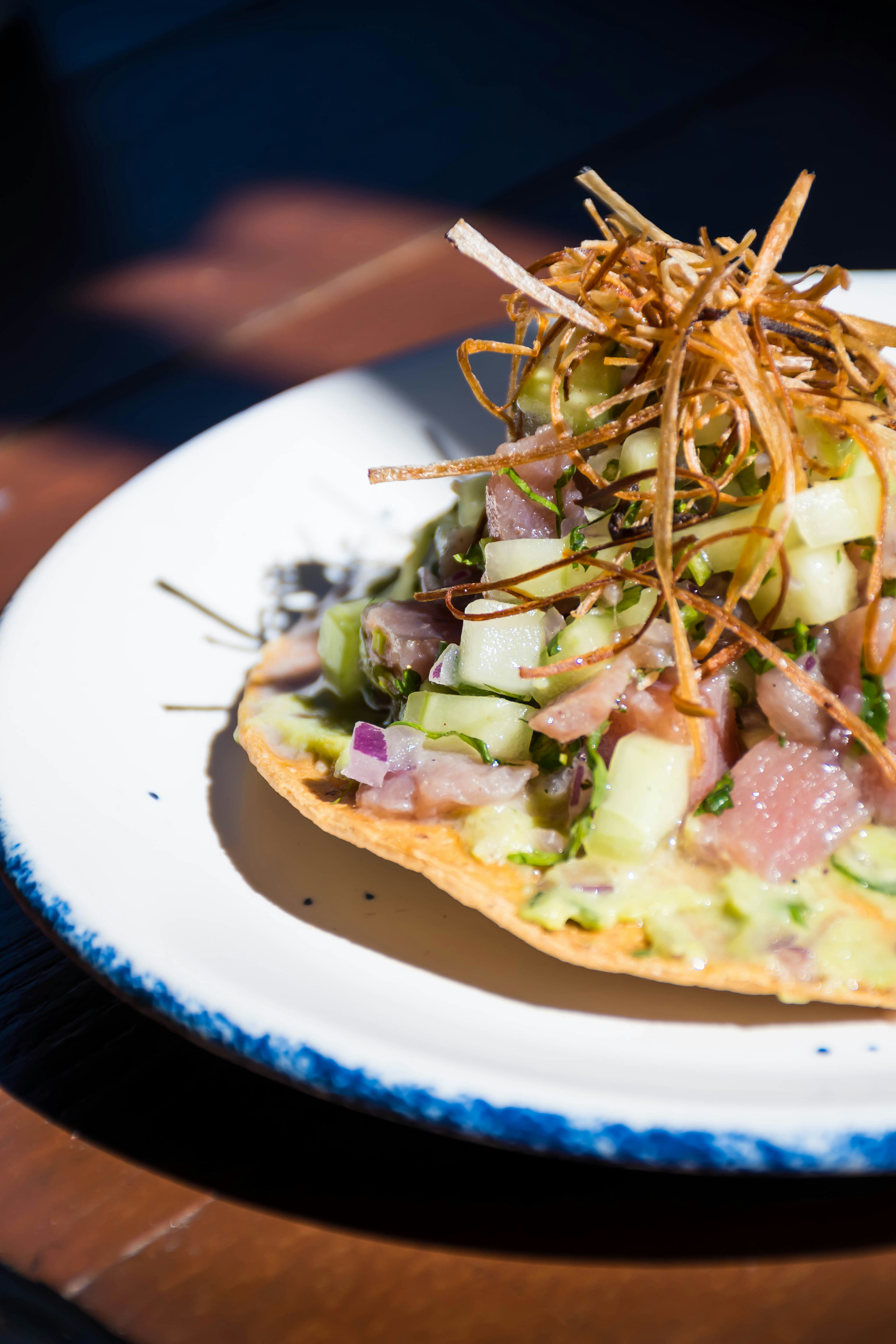 Tostadas de Jícama con Ceviche de Tilapia y Aguacate
