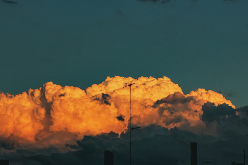 nuvole bianche e cielo blu durante il giorno