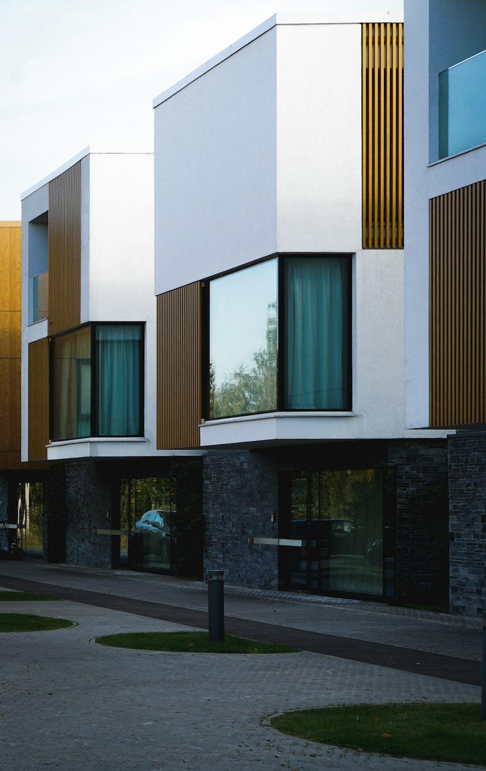 brown and green concrete building