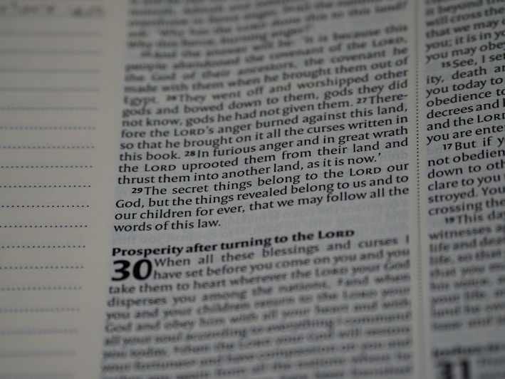 A bilingual sermon handout featuring elegant typography in English and French.