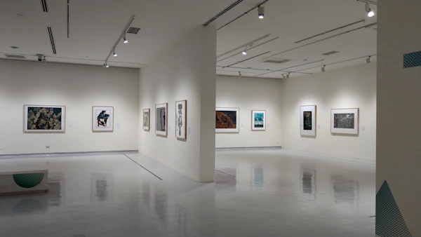 Persone in mostra museale