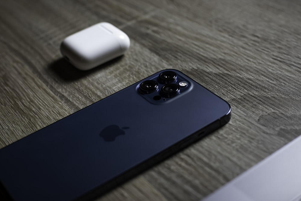 Apple Iphone 11 Pro Pictures Download Free Images On Unsplash