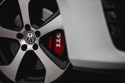silver and black car wheel