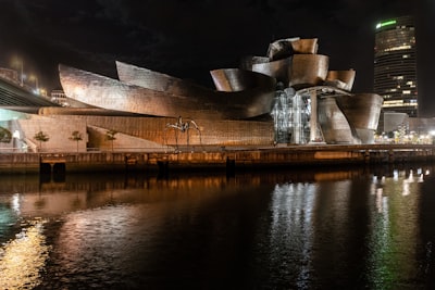 Guggenheim Museum Bilbao - Tól től Unibertsitate Etorb., Spain