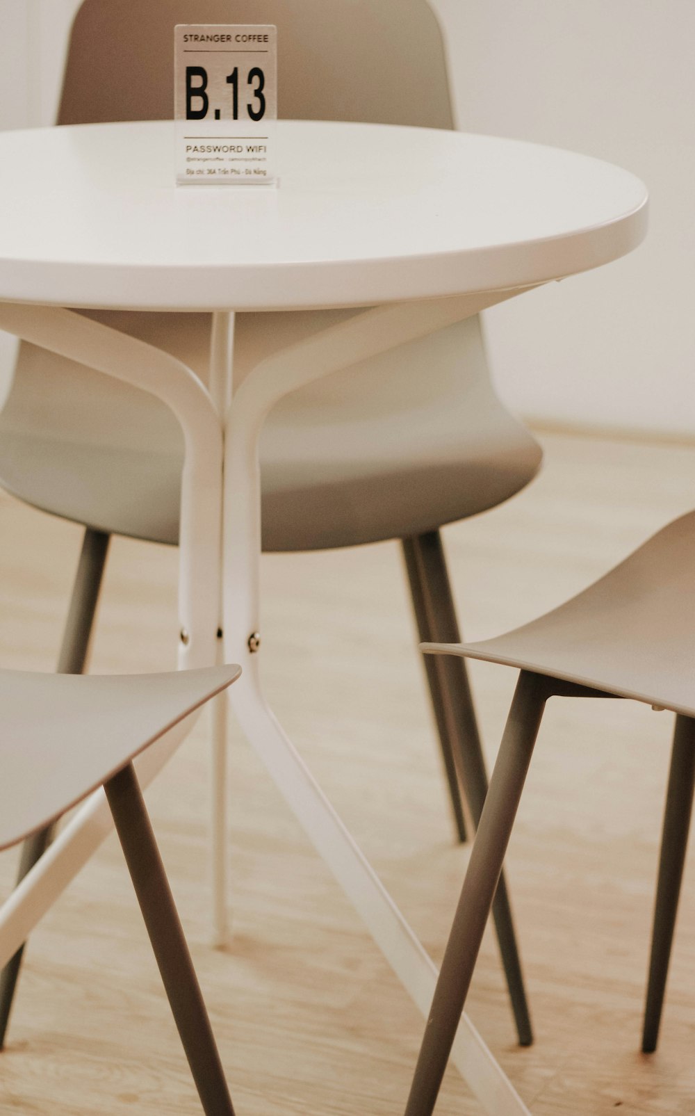 white round table with chairs