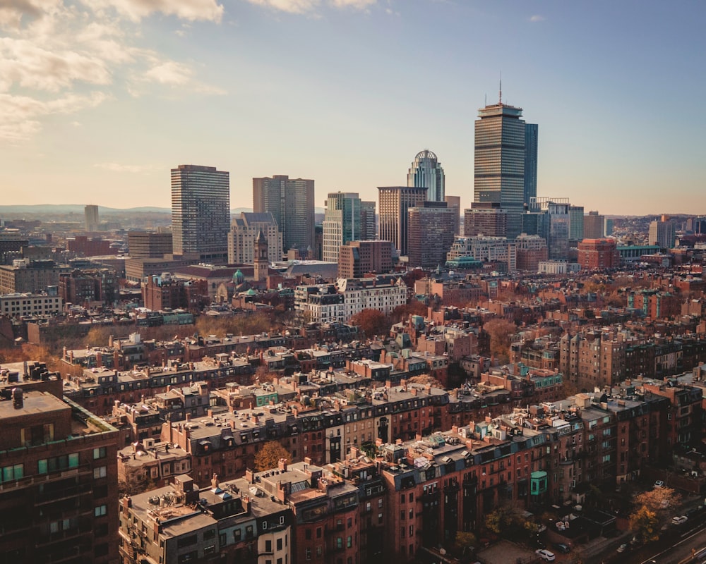 Vue aérienne des bâtiments de la ville pendant la journée