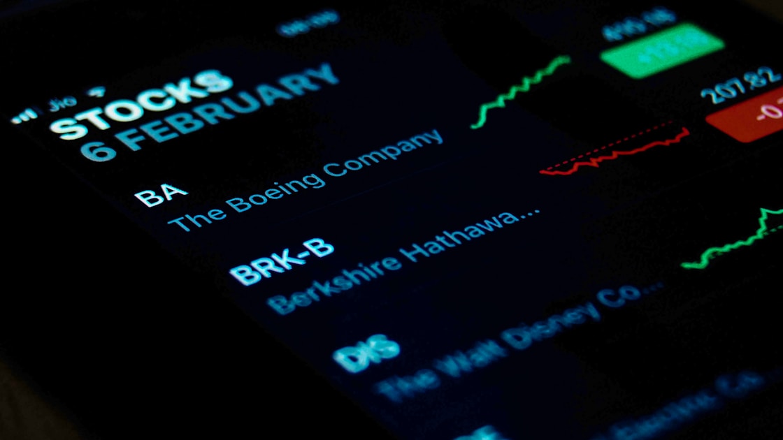 AI Stocks to Hold Long Term: What Rivian and NuScale Reveal About Your Investor Personality