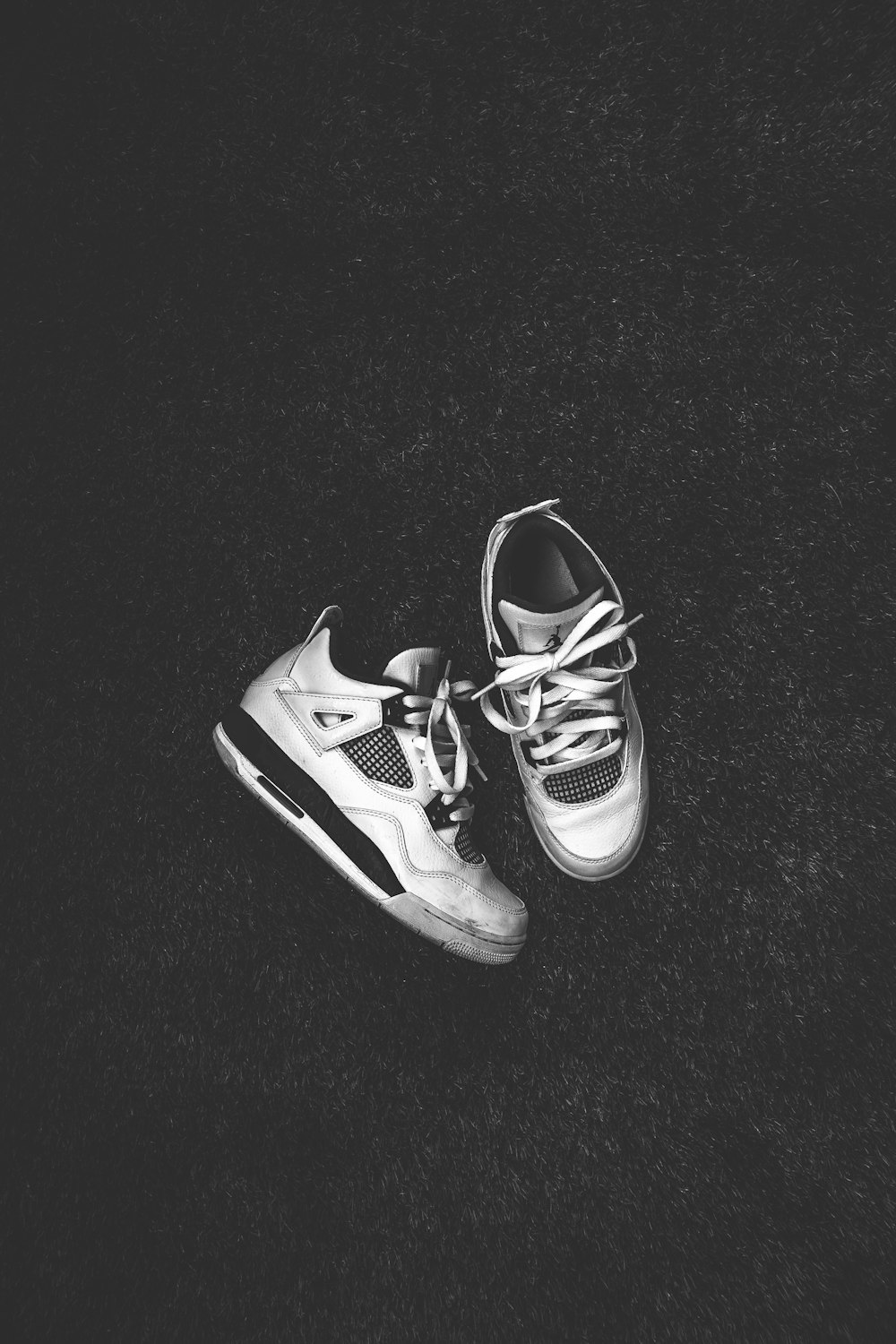 Schwarz-weiße adidas Sneakers