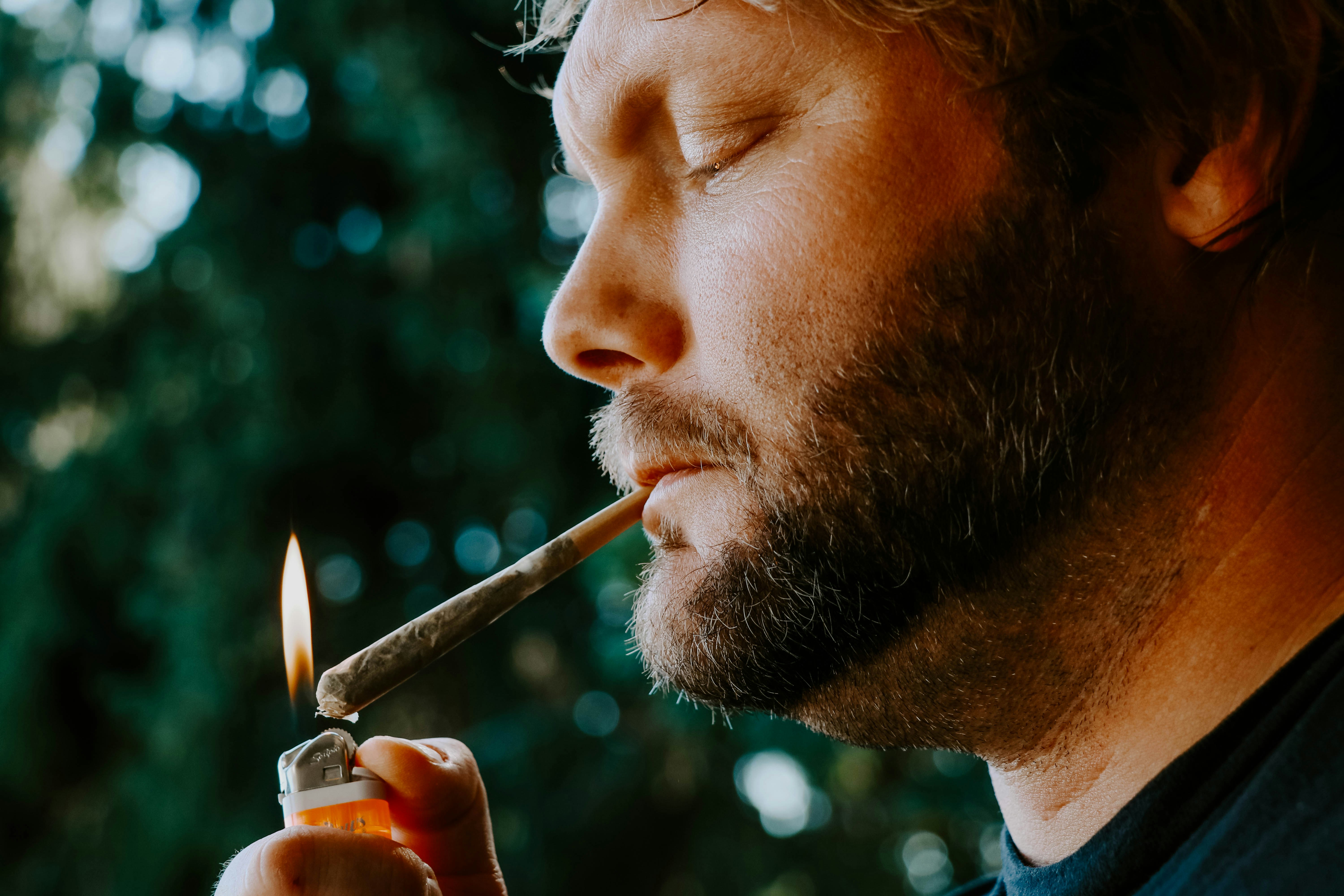 https://images.unsplash.com/photo-1605570380334-93347a3e2b53?ixid=M3w2MjYzNjJ8MHwxfHNlYXJjaHw2fHxqb2ludCUyMGVtcGxveWVyJTIwcnVsZXxlbnwwfDB8fHwxNzIxODM4NjQ5fDA&ixlib=rb-4.0.3