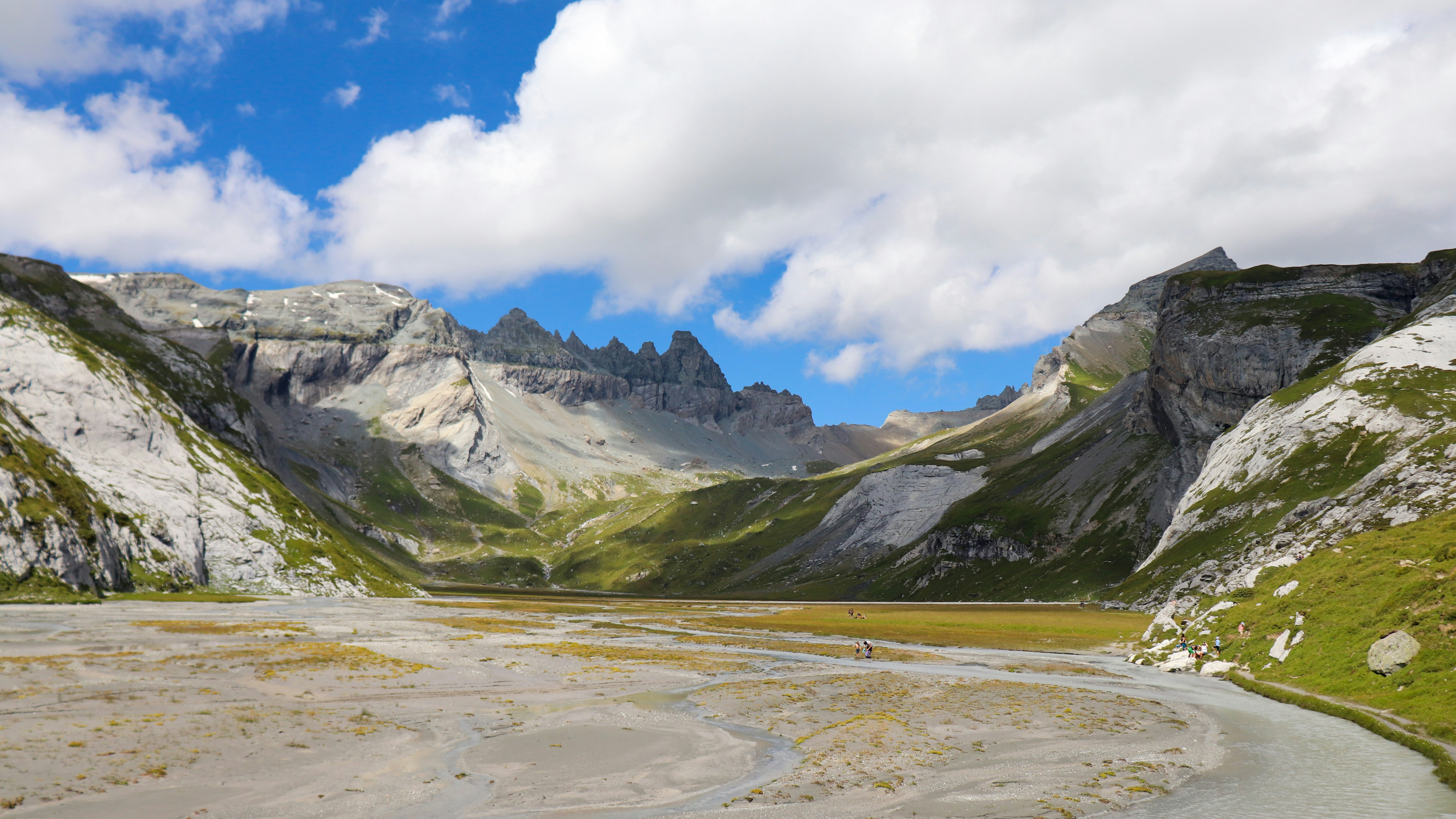 Photo by sebastianvock