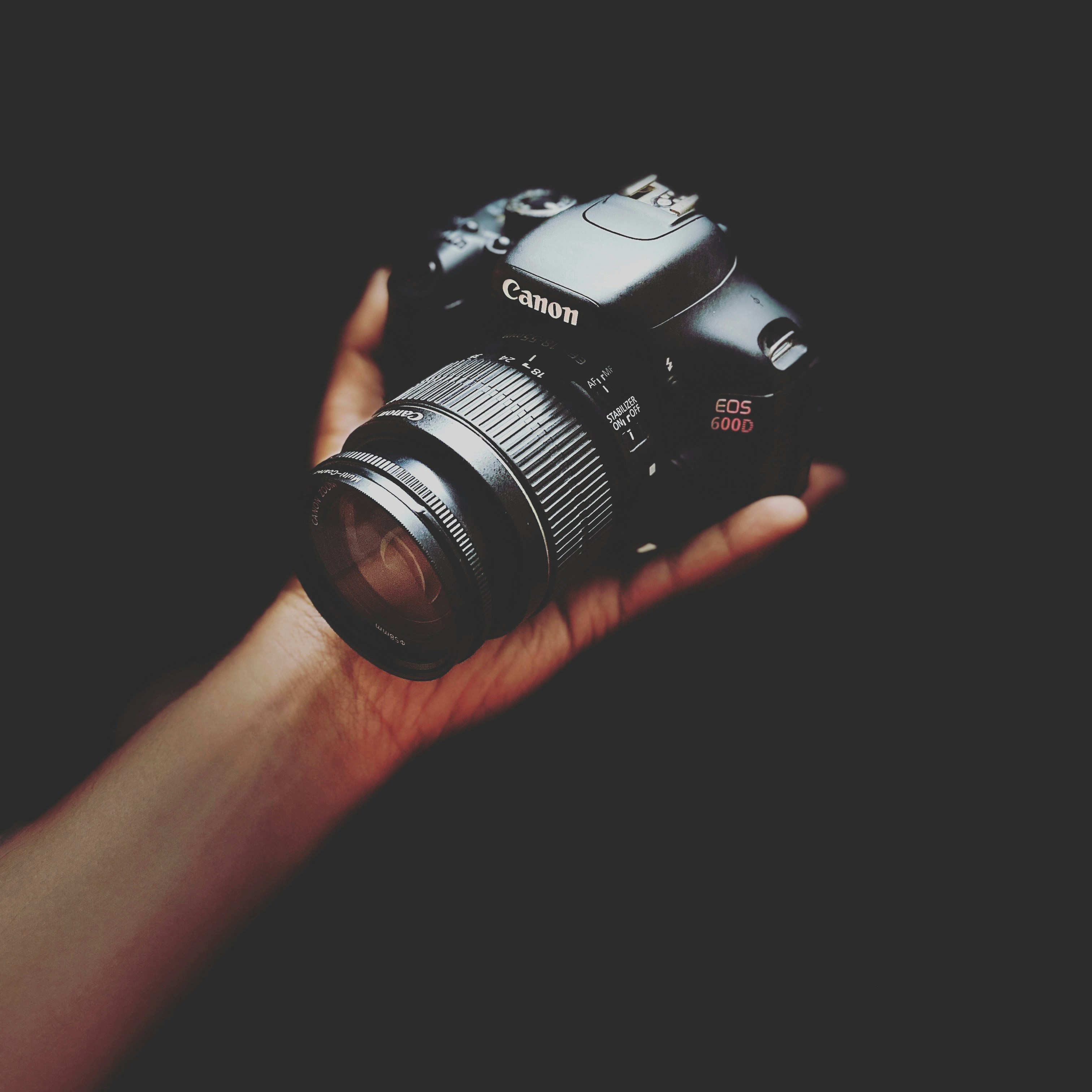 photo-1605629454087-30eb2591ec37?ixid=M3wxMjA3fDB8MXxzZWFyY2h8MjB8fHByaXZhdGUlMjBwaG90byUyMHZpZXdlciUyMGluc3RhZ3JhbXxlbnwwfHx8fDE3NzExMjY0NjZ8MA\u0026ixlib=rb-4.1.0