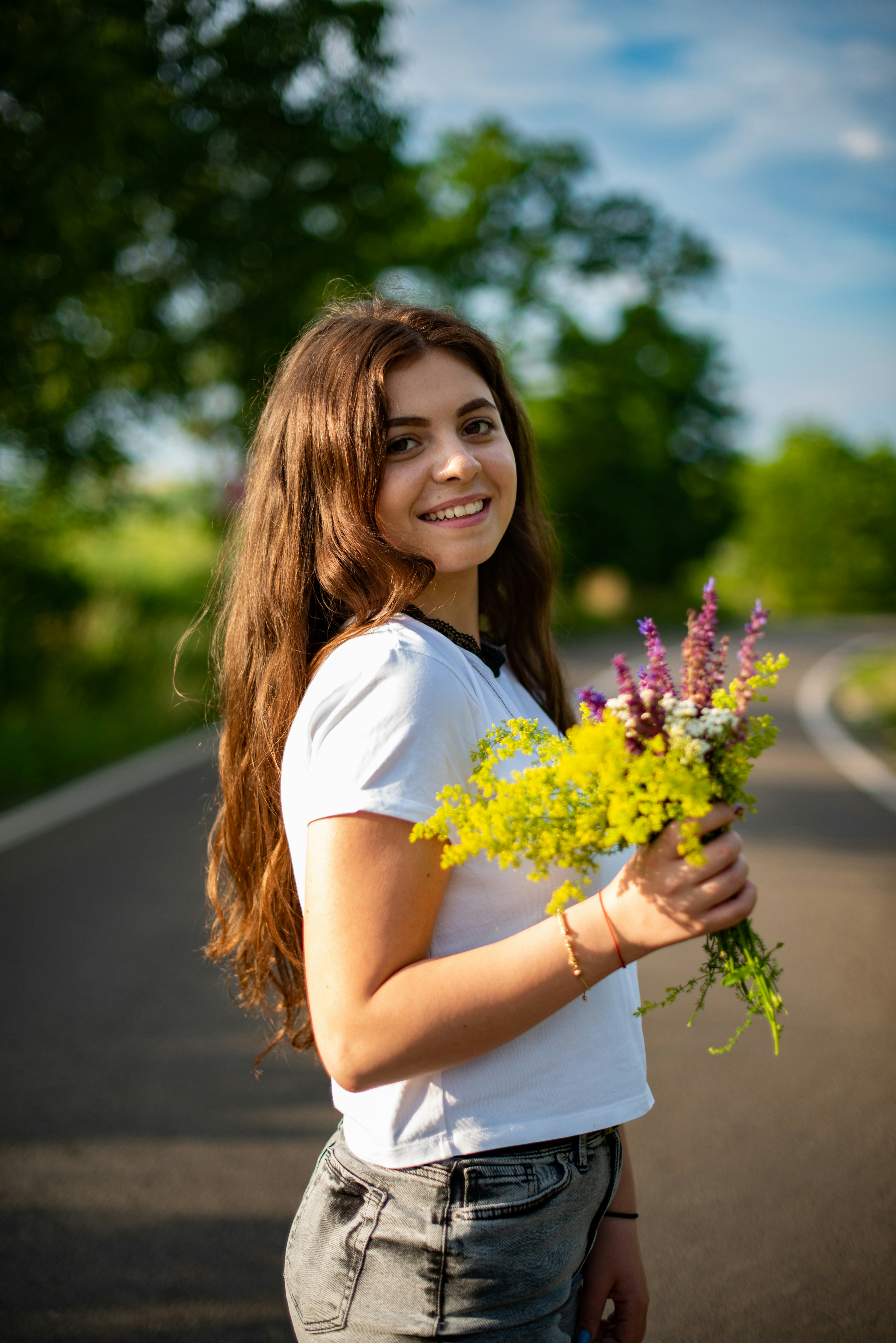 White top with yellow flowers clearance