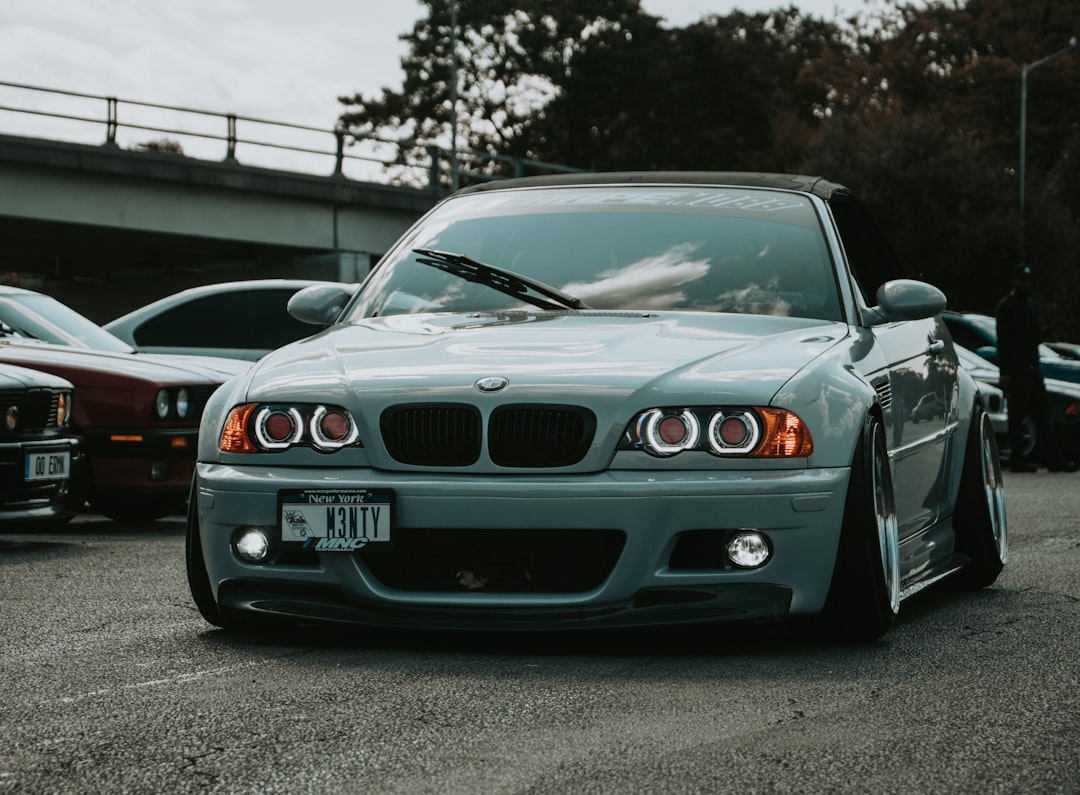 white bmw m 3 coupe