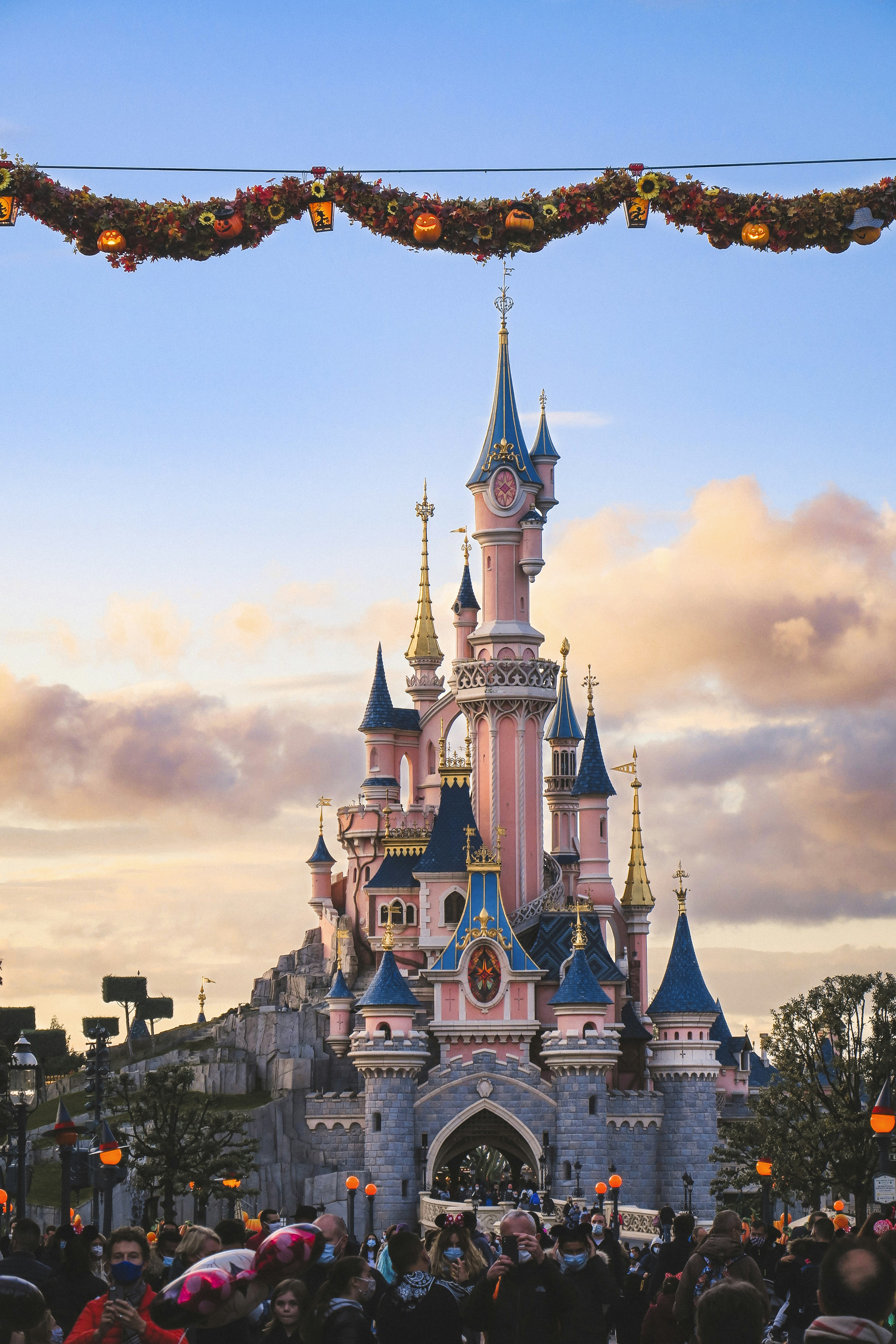 Disneyland Paris Pictures Download Free Images On Unsplash