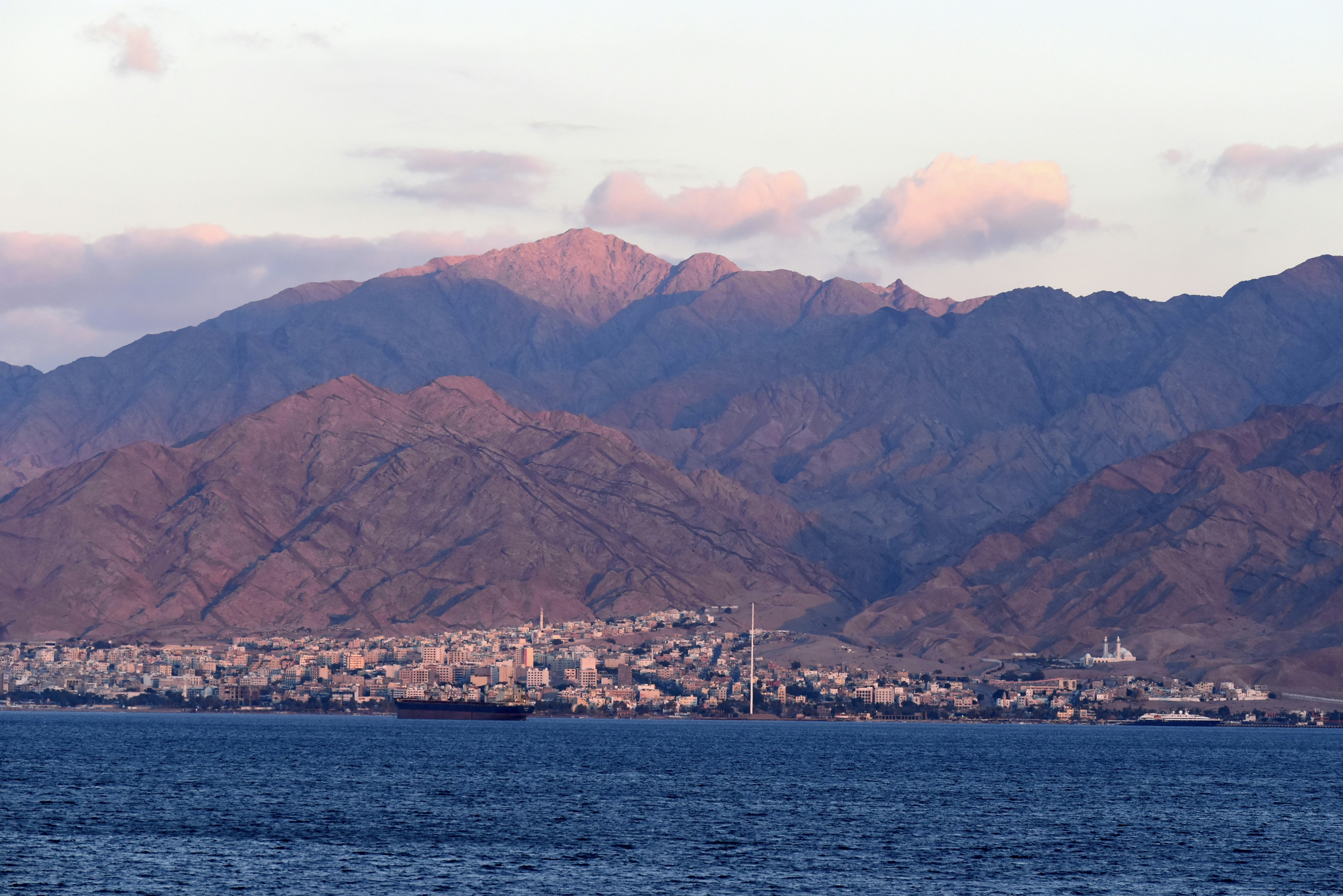 Photo by michaltabechnik