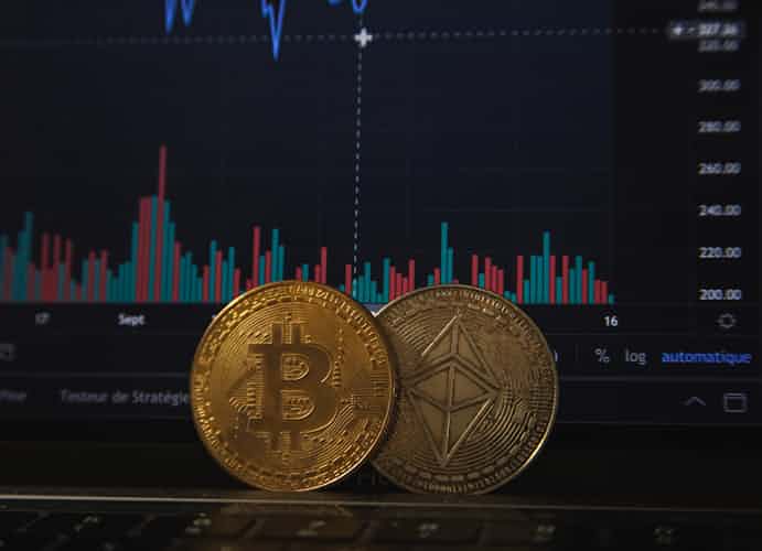 Ethereum vs Bitcoins mønter foran investering