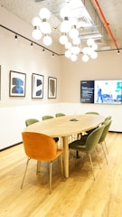 white round table with chairs