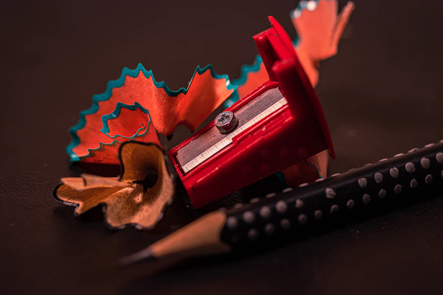 Spitzer 02 sharpener with shavings on the bench — low stock