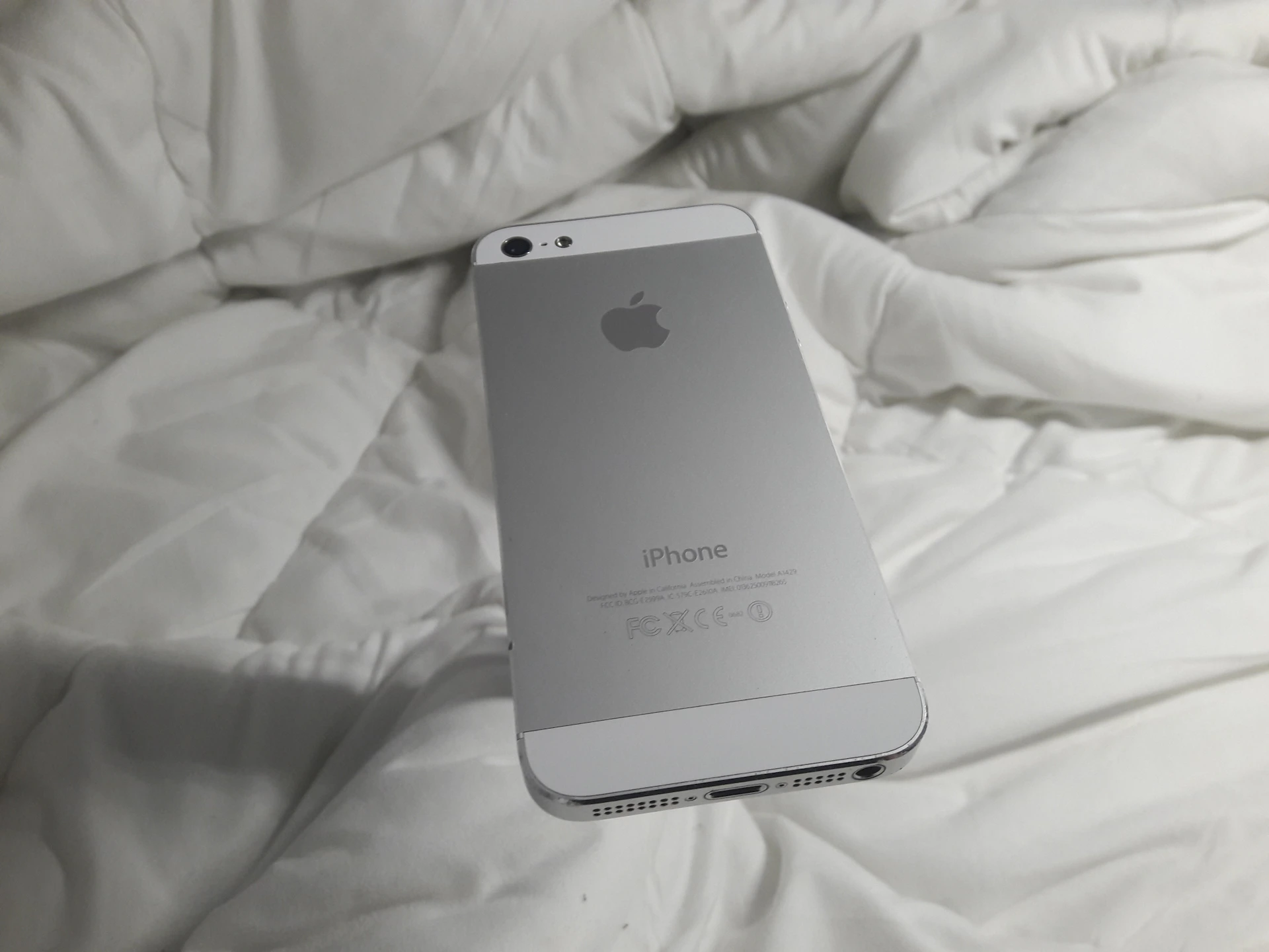 gray computer monitor