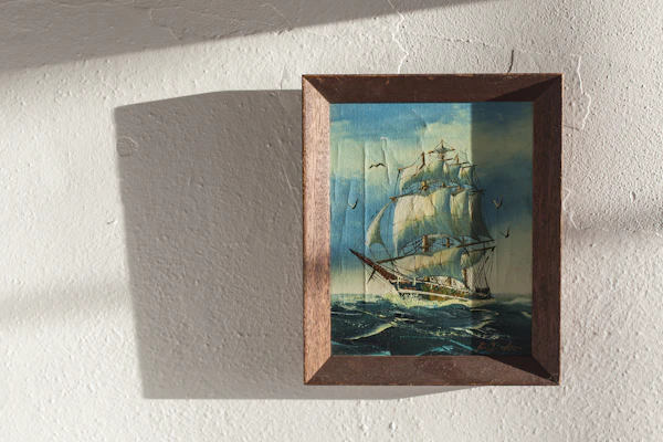 The Classic frame in walnut