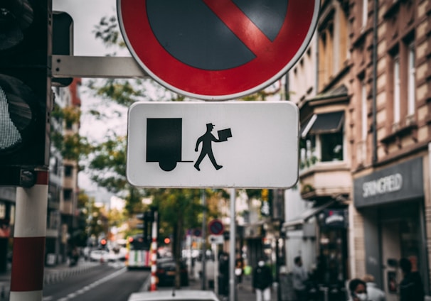 red and white stop sign