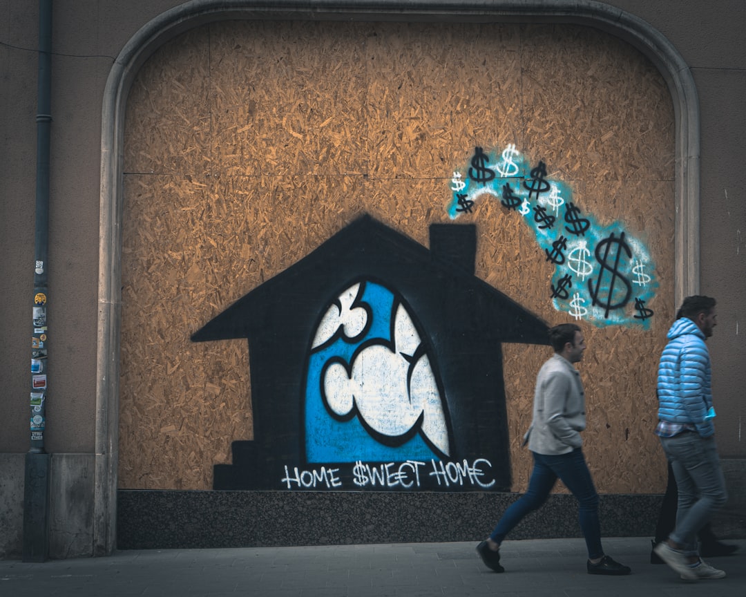 A grafitti critizicing the price of rental homes in Luxembourg.