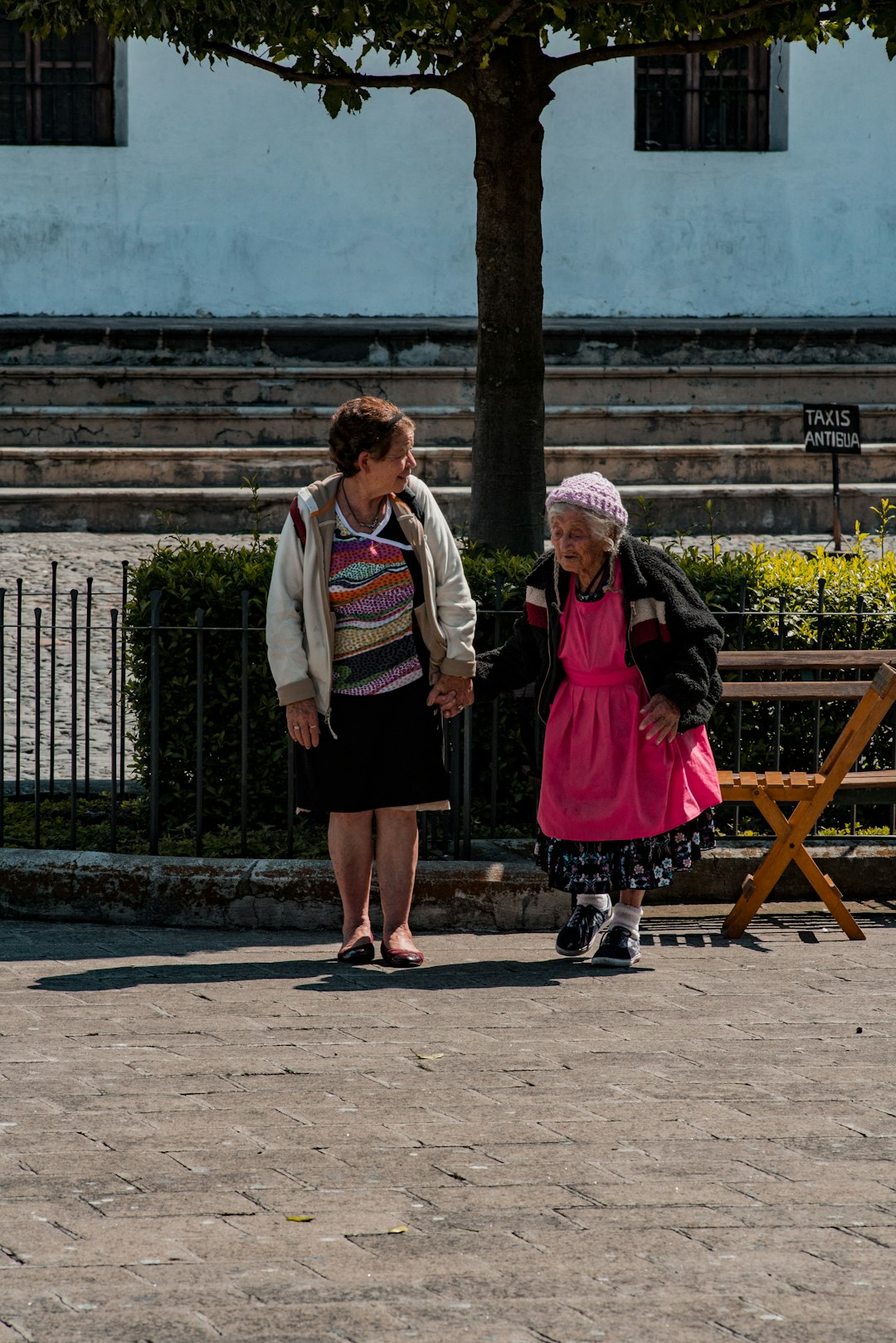 travelers stories about Temple in Parque Central (Plaza Mayor), Guatemala