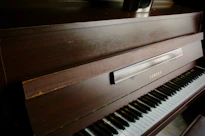 black and white piano keys