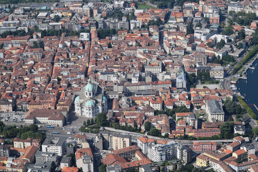 Vue aérienne des bâtiments de la ville pendant la journée