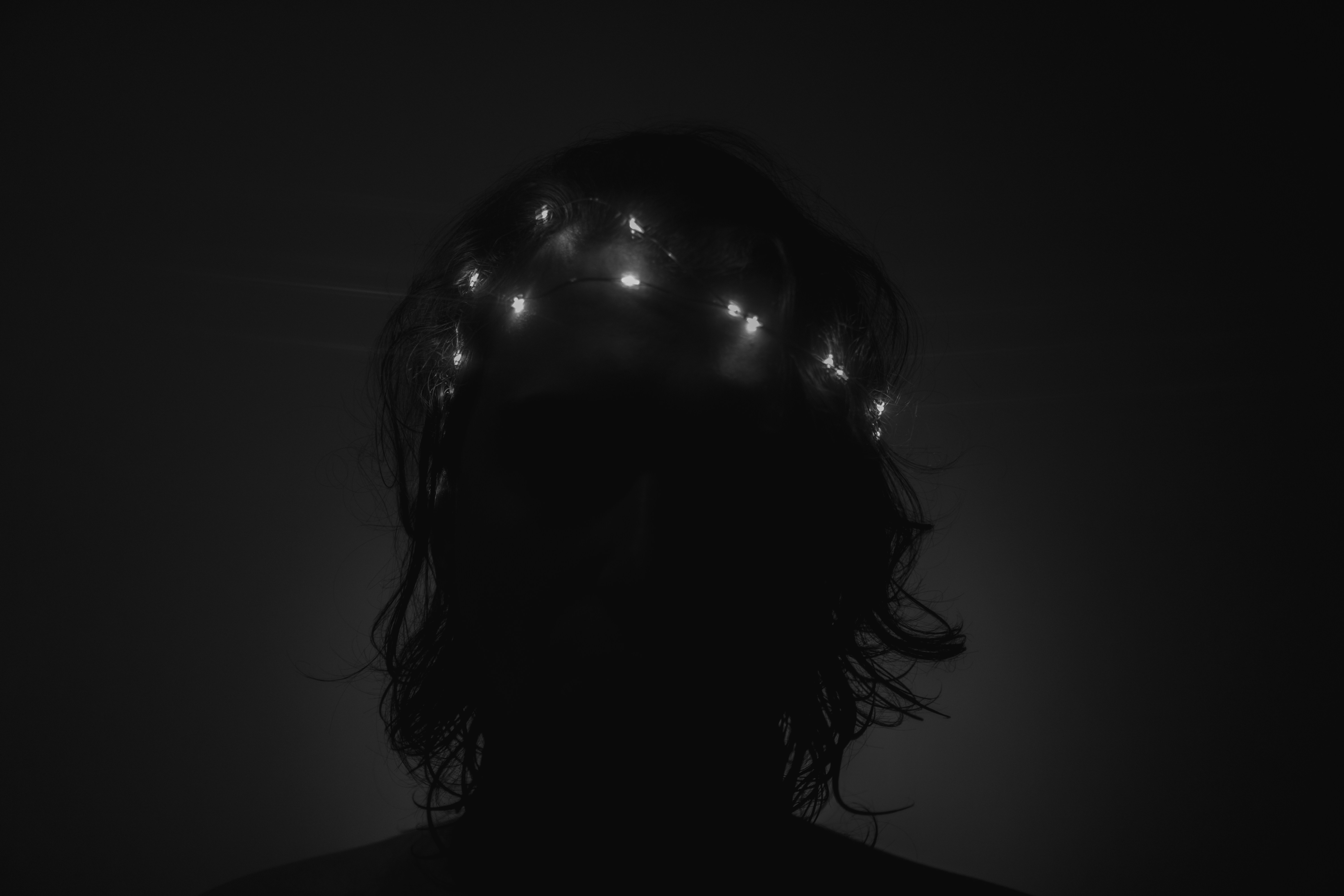 黒髪の女性のシルエットの写真 Unsplashで見つける黒の無料写真