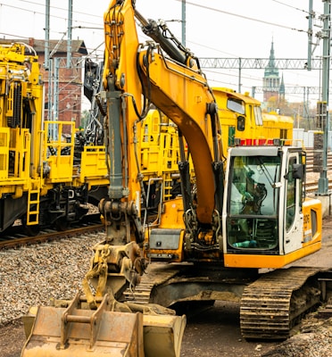 yellow and black heavy equipment