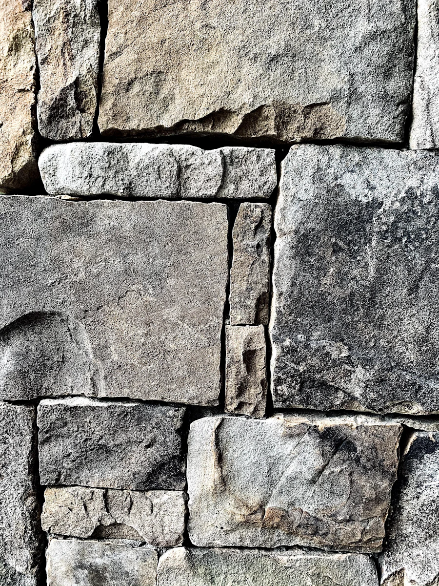 Détail de pierre apparente avec joints à la chaux