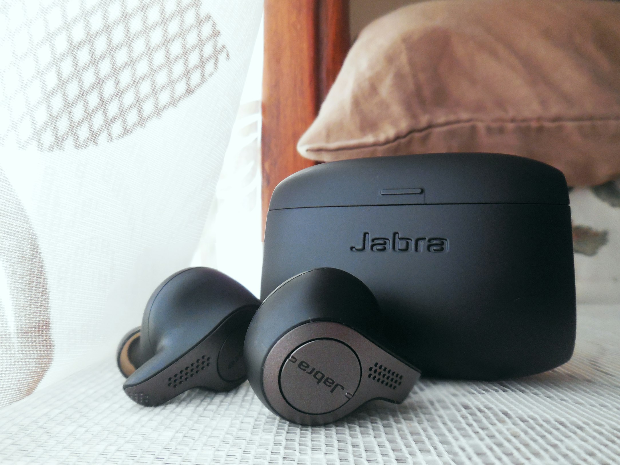 Jabra black wireless headphones