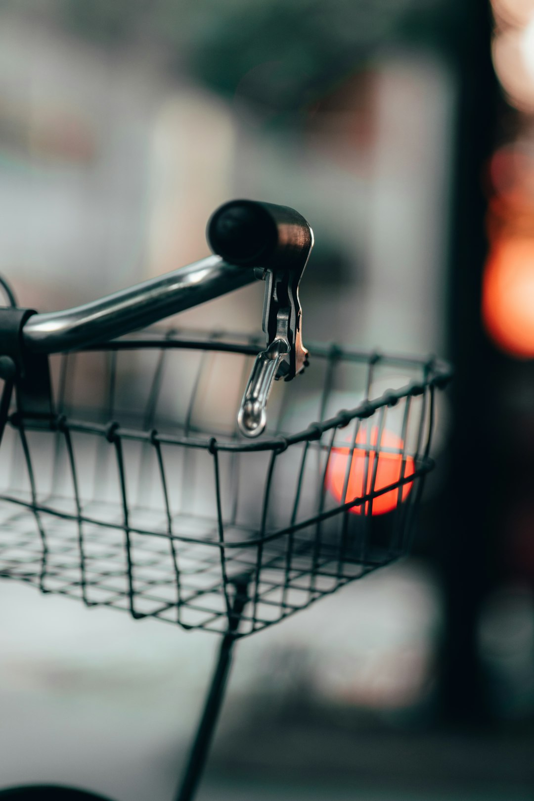 black and silver shopping cart